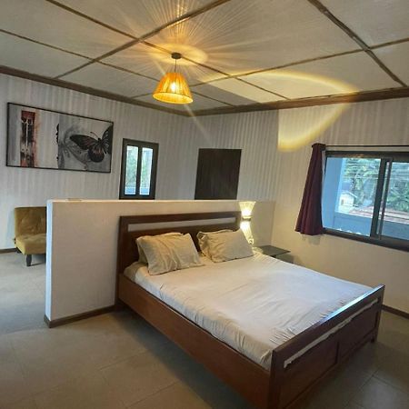 Omanye Lodge Аккра Екстер'єр фото