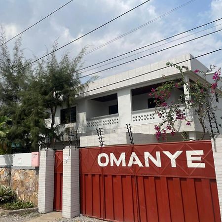 Omanye Lodge Аккра Екстер'єр фото